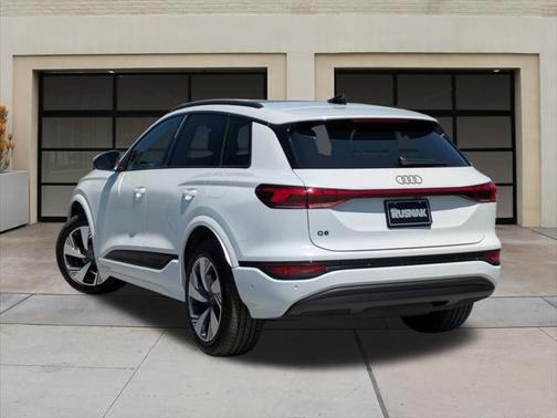 2025 Audi Q6 e-tron Premium quattro