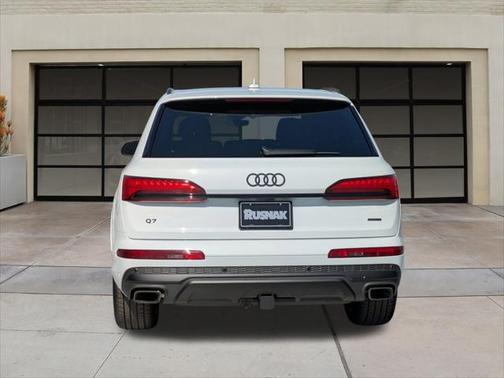 2025 Audi Q7 55 Premium Plus