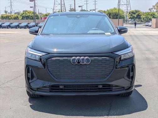 2025 Audi Q4 e-tron Premium 55 quattro