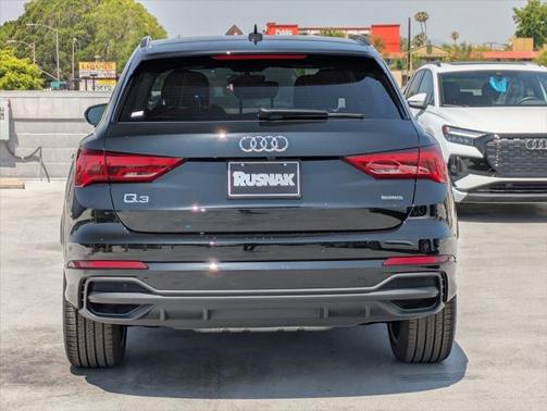 2025 Audi Q3 Premium 45 TFSI S line quattro Tiptronic