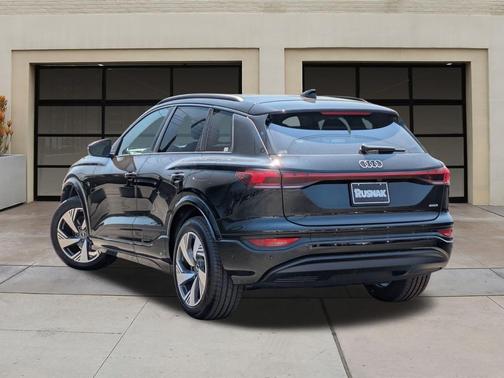 2025 Audi Q6 e-tron Premium Plus quattro