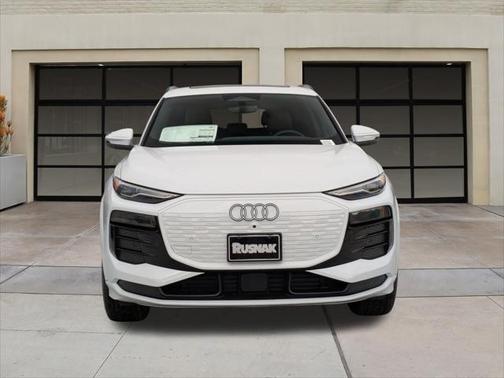 2025 Audi Q6 e-tron Premium quattro