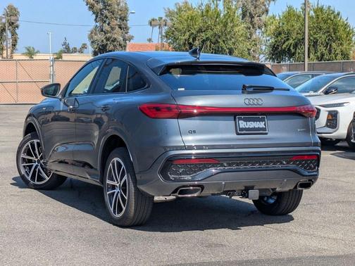 Daytona Gray 2026 Audi Q5 Sportback Premium Plus TFSI quattro S tronic