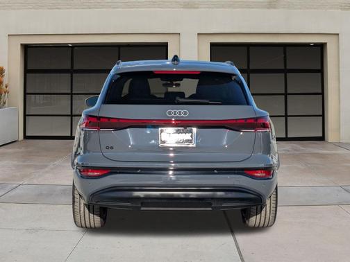 2025 Audi Q6 e-tron Premium Plus quattro