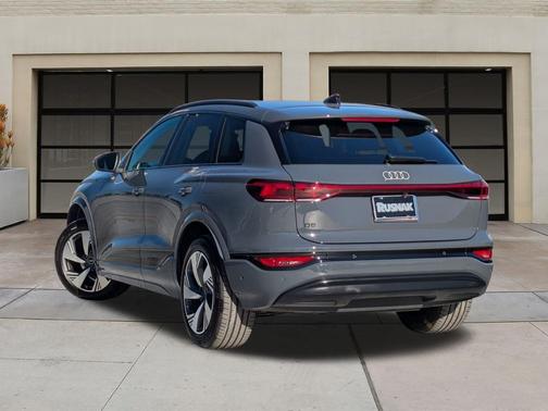 2025 Audi Q6 e-tron Premium Plus quattro