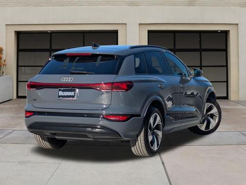 2025 Audi Q6 e-tron Premium Plus quattro