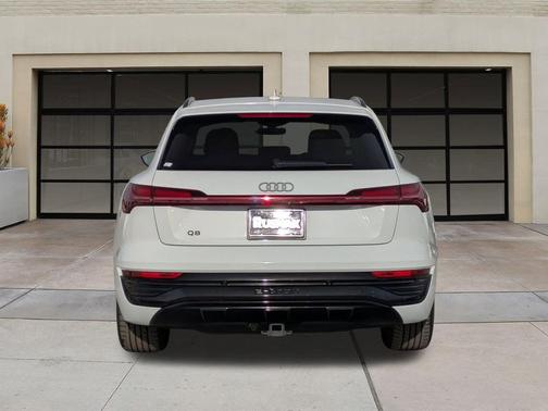 2024 Audi Q8 e-tron Premium