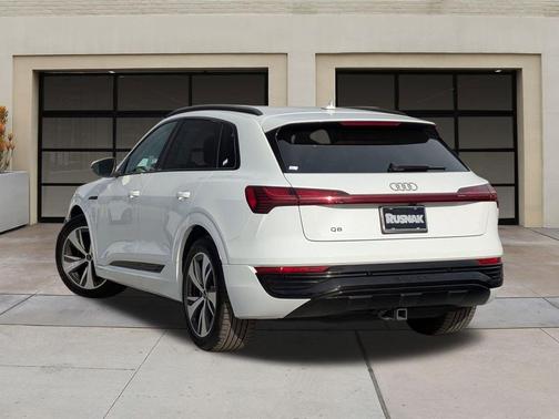 2024 Audi Q8 e-tron Premium