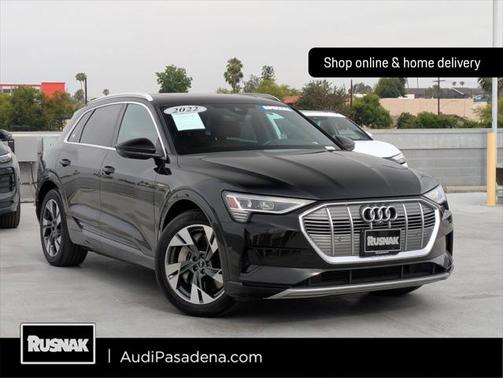 2022 Audi e-tron Premium Plus