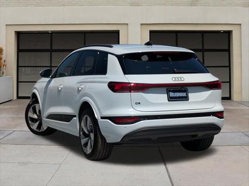 2025 Audi Q6 e-tron Premium Plus quattro