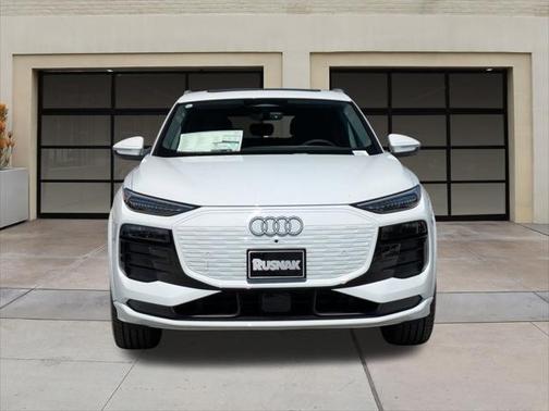 2025 Audi Q6 e-tron Premium Plus quattro