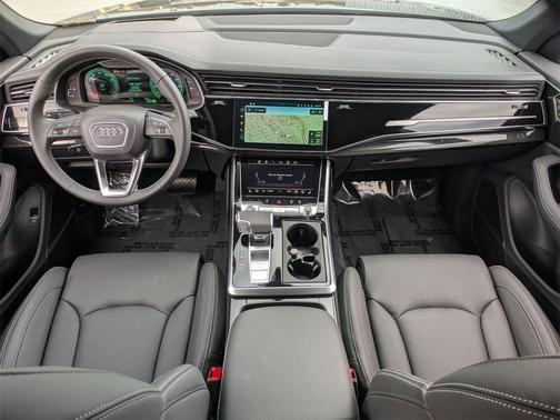 2025 Audi Q8 55 Prestige