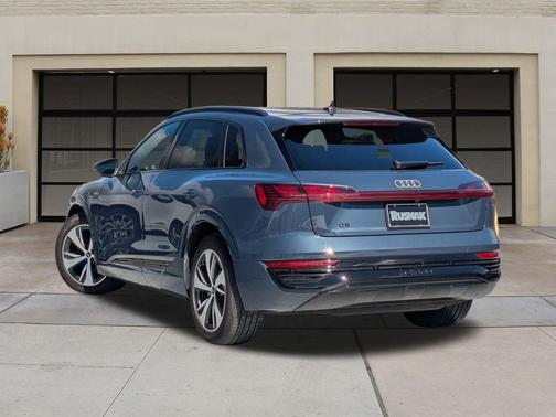 2024 Audi Q8 e-tron Premium