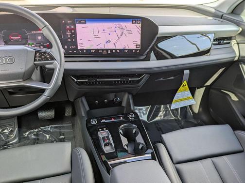 Glacier White 2025 Audi Q6 e-tron Premium Plus quattro