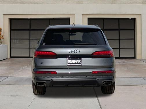 2026 Audi Q7 45 Premium Plus