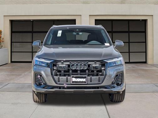 2026 Audi Q7 45 Premium Plus