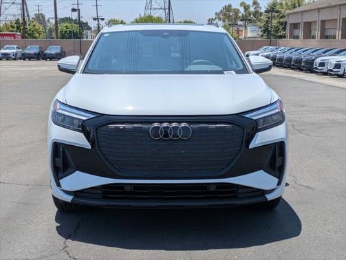 2025 Audi Q4 e-tron Premium Plus 55 quattro