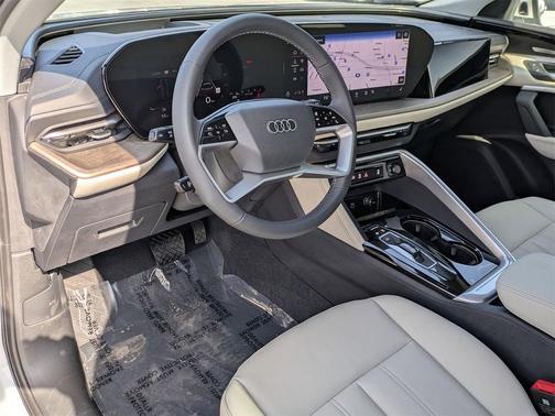 2025 Audi Q5 Premium Plus TFSI quattro S tronic