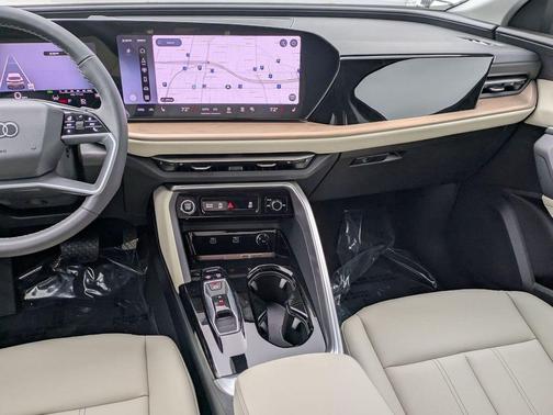Tambora Gray Metallic 2026 Audi Q5 Sportback Premium Plus TFSI quattro S tronic