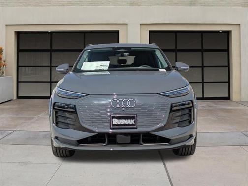 2025 Audi Q6 e-tron Premium Plus quattro