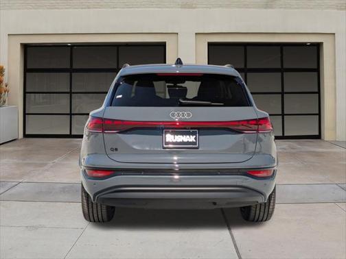 2025 Audi Q6 e-tron Premium Plus quattro