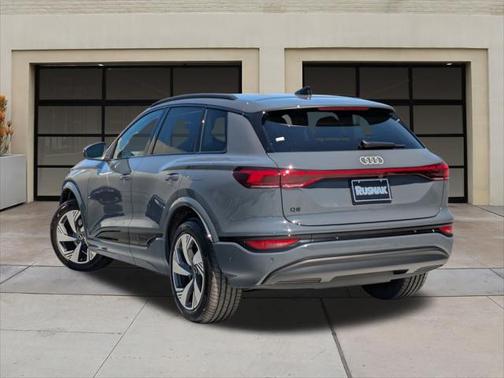 2025 Audi Q6 e-tron Premium Plus quattro