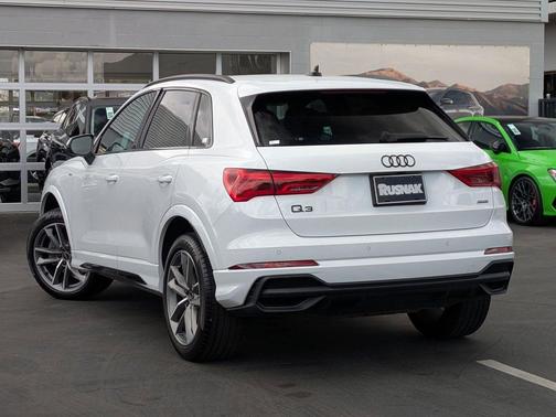 Glacier White Metallic 2023 Audi Q3 Premium 45 TFSI S line quattro Tiptronic