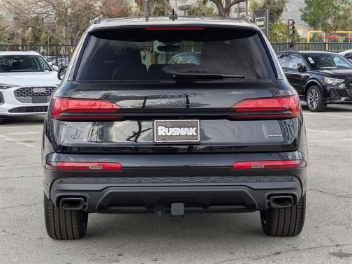 2026 Audi Q7 45 Premium Plus