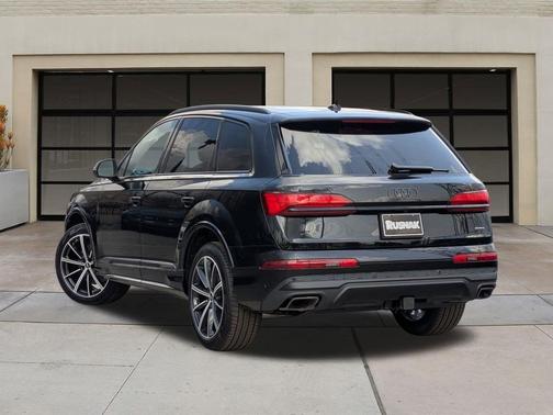 2026 Audi Q7 45 Premium Plus