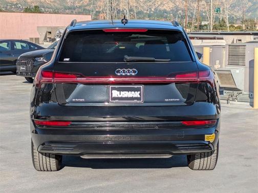 2022 Audi e-tron Premium