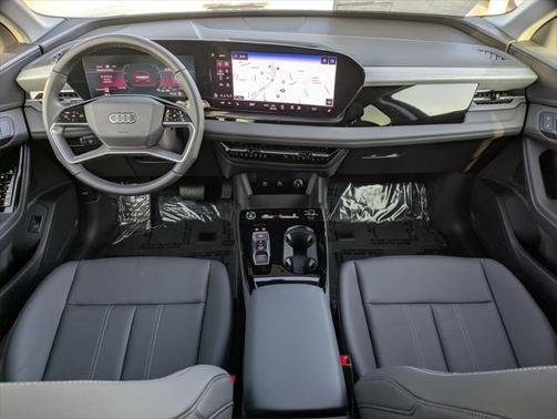 2025 Audi Q6 e-tron Premium quattro