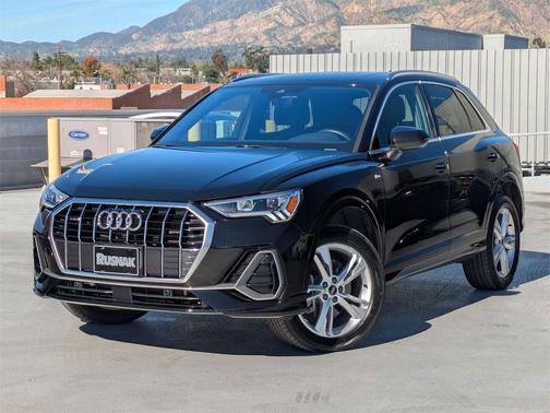 2023 Audi Q3 Premium 45 TFSI S line quattro Tiptronic