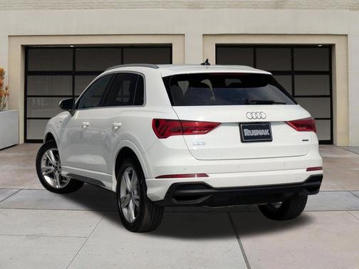 Ibis White 2023 Audi Q3 Premium 45 TFSI S line quattro Tiptronic