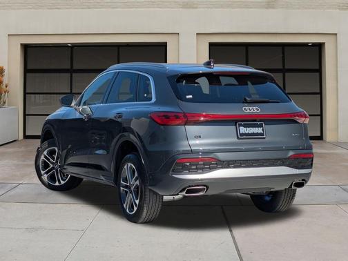 2025 Audi Q5 Premium TFSI quattro S tronic