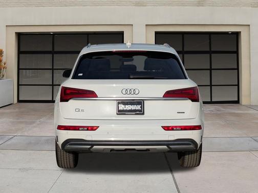 2023 Audi Q5 40 Premium