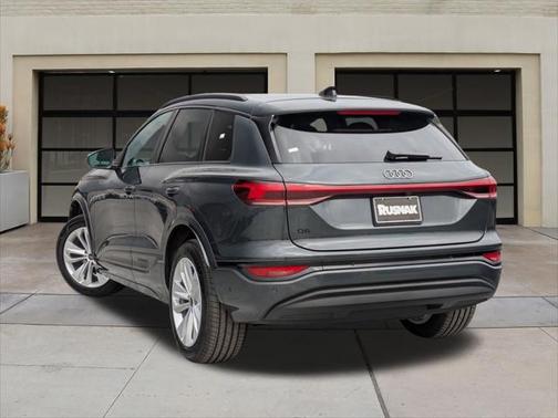 2025 Audi Q6 e-tron Premium