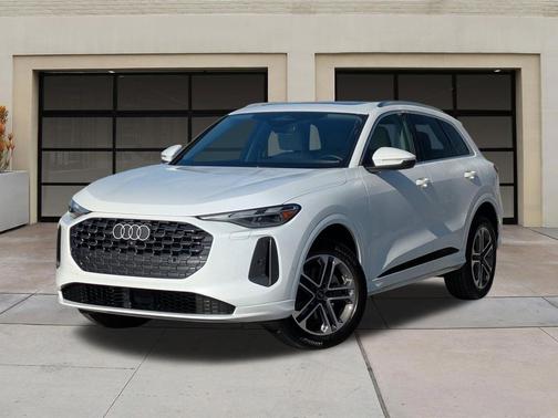 2025 Audi Q5 Premium TFSI quattro S tronic
