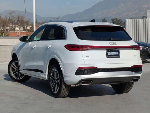 2025 Audi Q5 Premium TFSI quattro S tronic