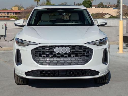 2025 Audi Q5 Premium TFSI quattro S tronic