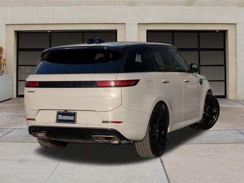2025 Land Rover Range Rover Sport SE