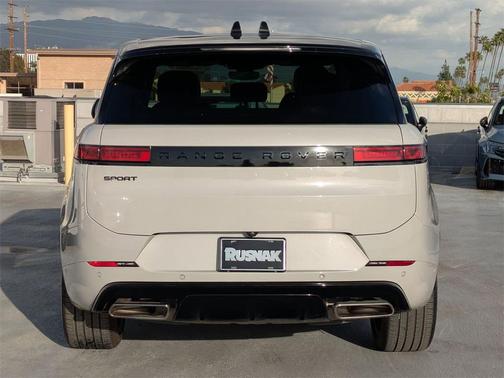 2025 Land Rover Range Rover Sport SE