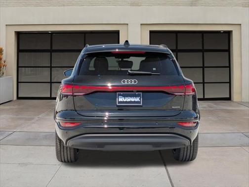 2025 Audi Q6 e-tron Premium Plus quattro