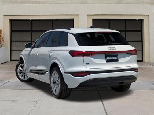 2025 Audi Q6 e-tron Premium Plus
