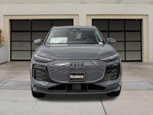 2025 Audi Q6 e-tron Premium Plus quattro