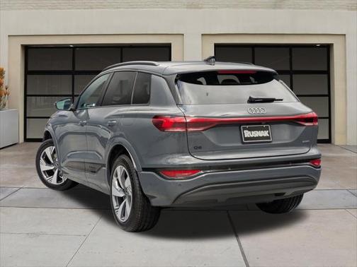 2025 Audi Q6 e-tron Premium Plus quattro