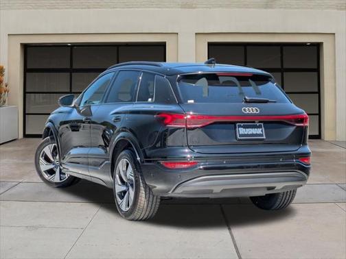 2025 Audi Q6 e-tron Premium Plus quattro