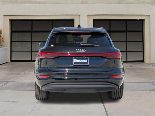 2025 Audi Q6 e-tron Premium Plus quattro