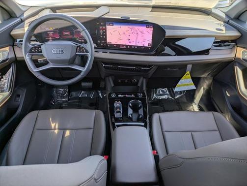 2025 Audi Q6 e-tron Premium Plus quattro