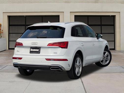 Ibis White 2023 Audi Q5 55 S line Premium