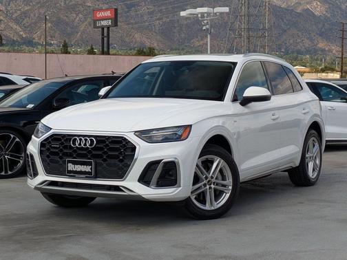 Ibis White 2023 Audi Q5 55 S line Premium